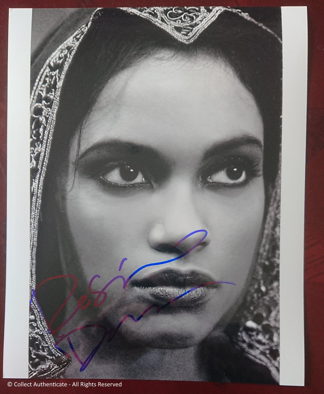 Rosario Dawson Autographed Glossy 8x10 Photo - COA #RD58907 - Smith & Son's Collectibles